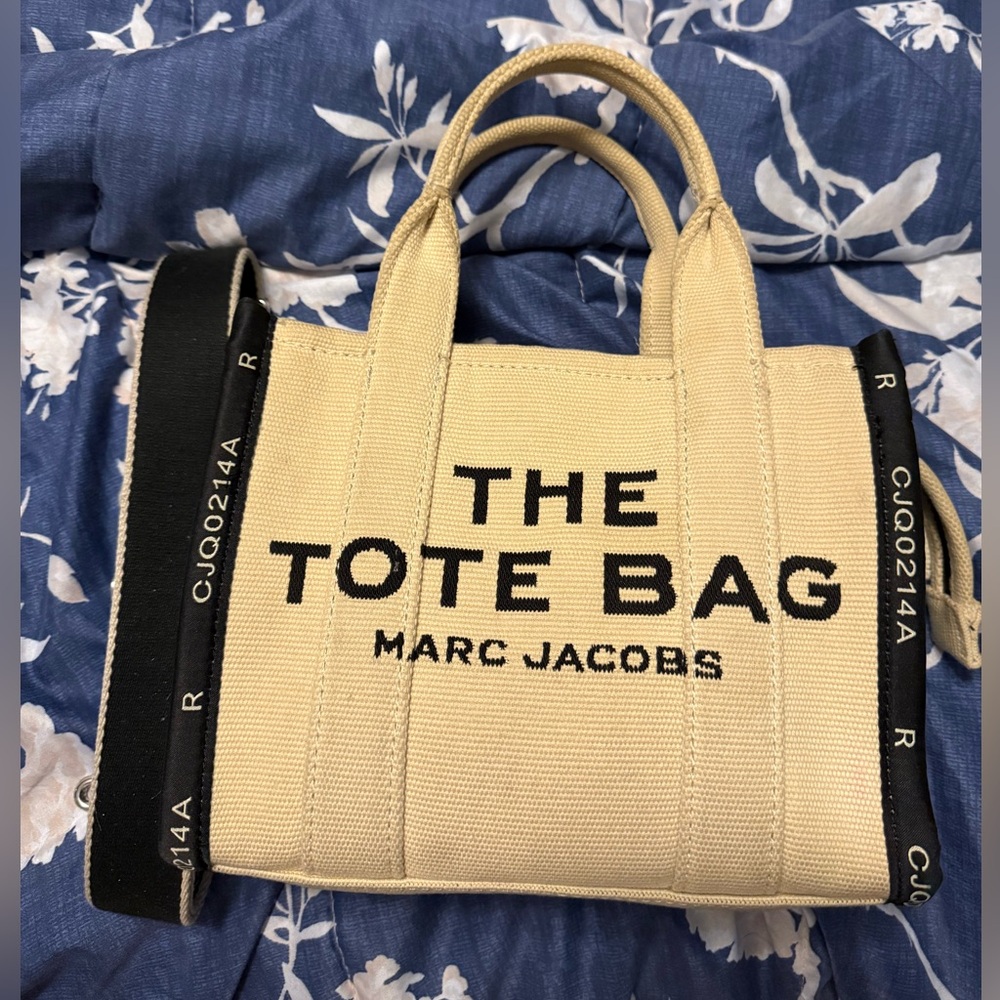 Marc Jacobs The Tote Bag